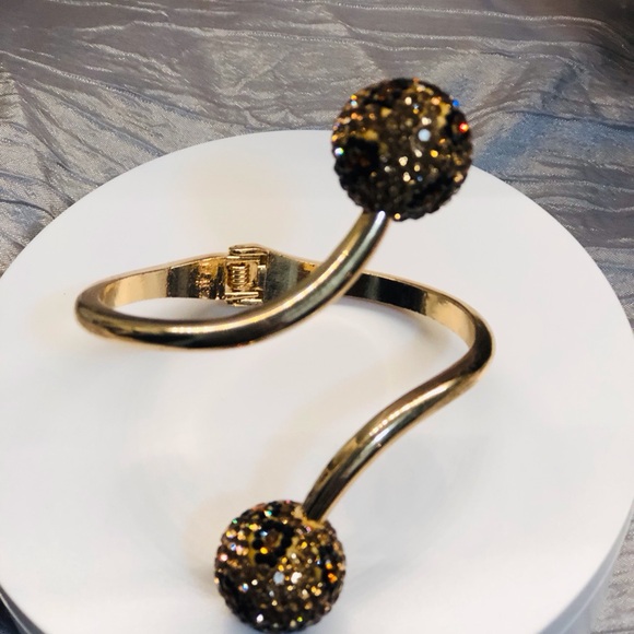 Leopard Print Bling Gold and Black Jewelry Set - Picture 12 of 14